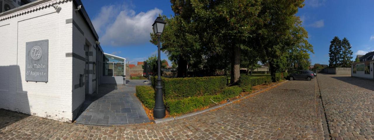 La Table D'Auguste Dour Exterior foto